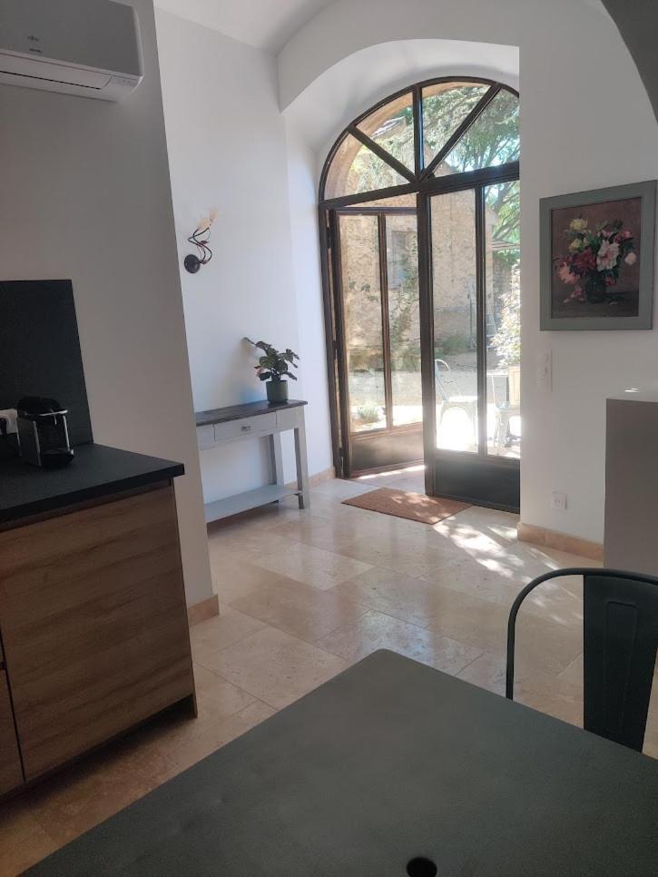 Charme Et Authenticite Dans Une Ferme. Lourmarin Exterior photo